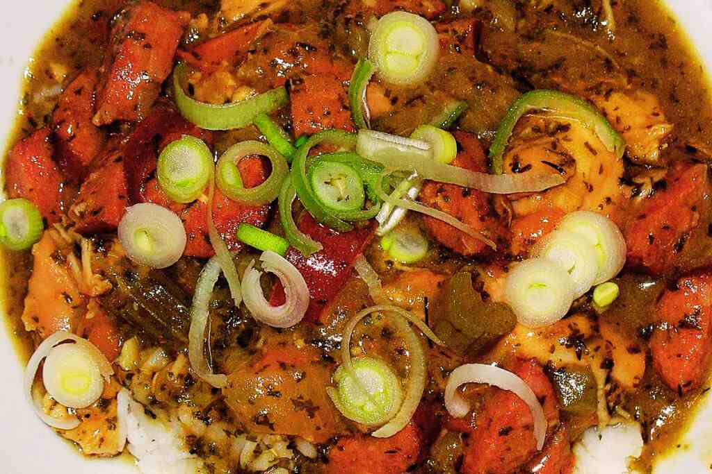 Tasty chicken gumbo