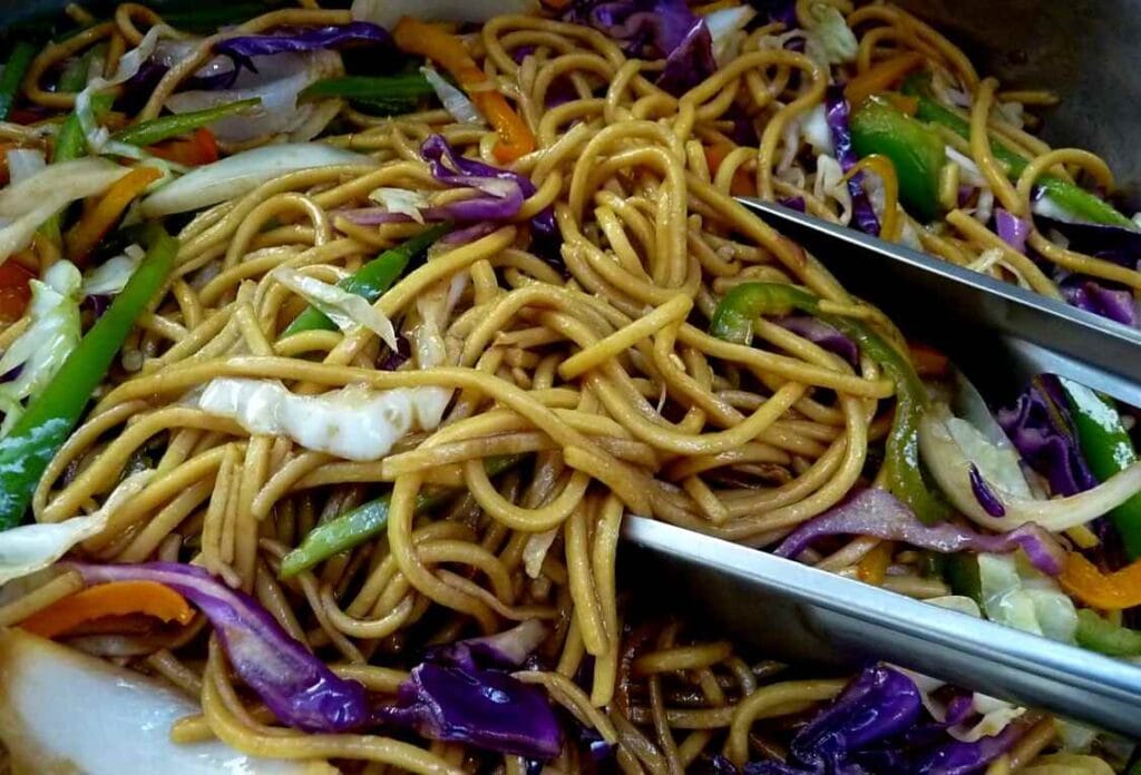 Pot Chicken Lo Mein