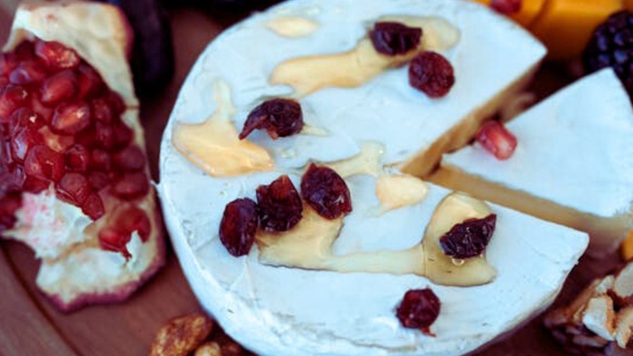 Holiday Glow Baked Brie With Cranberry Bliss