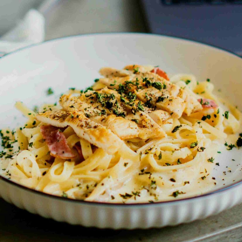 Creamy Homestyle Chicken Alfredo Pasta