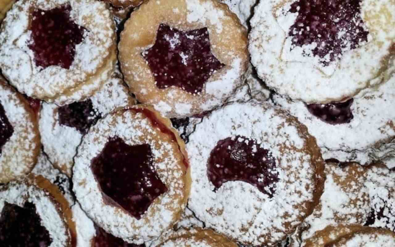 Melting in Your Mouth Chocolate Thumbprint Cookies With Mint & Caramel Magic