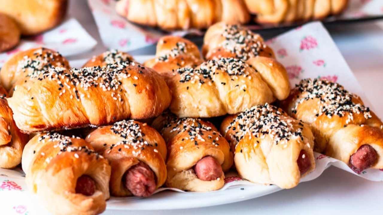 How To Make Mini Sausage Rolls At Home