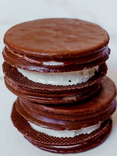 How To Make Chocolate Mint Sandwich Cookies At Home