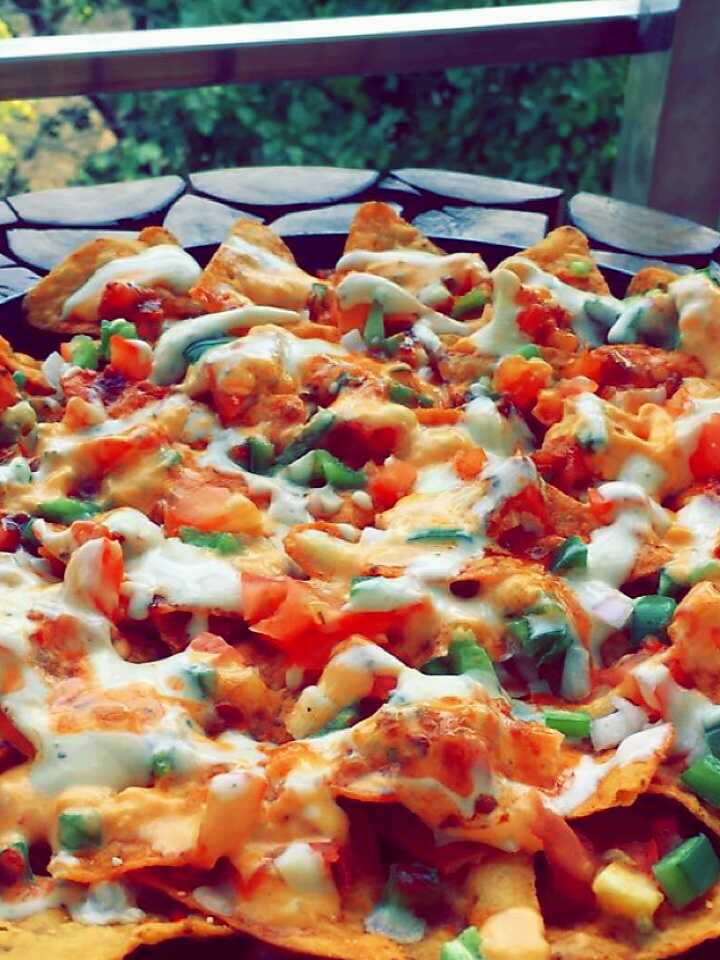 Cheesy Loaded Chicken Nachos Supreme