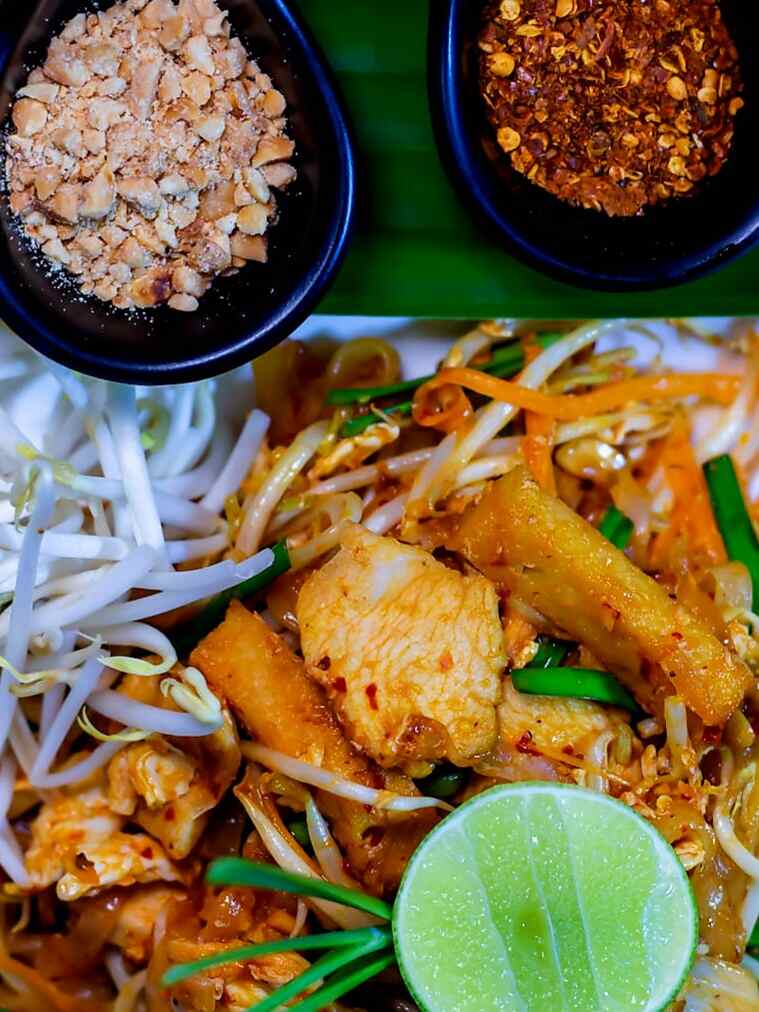 Zesty Street-Style Chicken Pad Thai