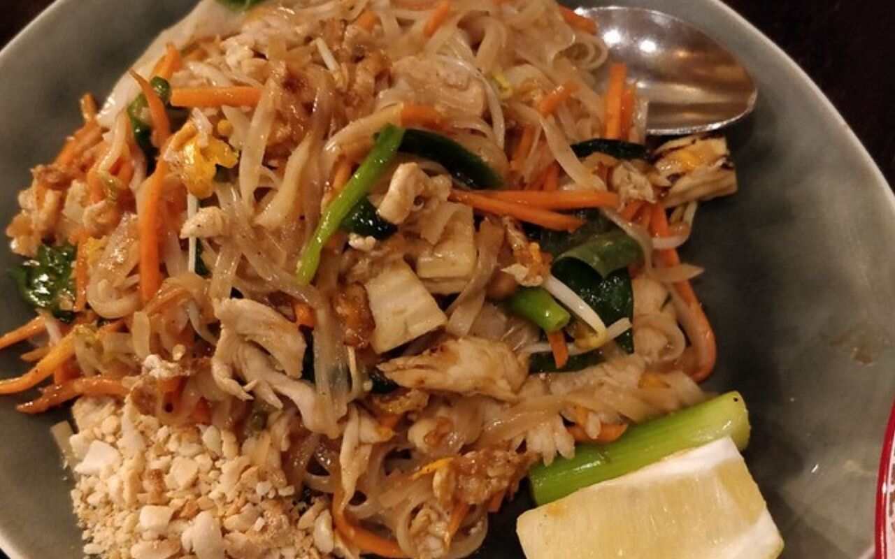 Zesty Street-Style Chicken Pad Thai