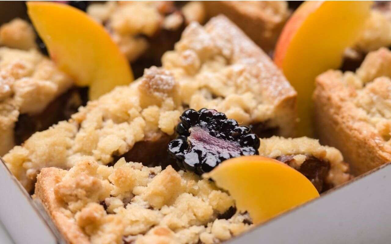 Golden Skillet Peach Cobbler