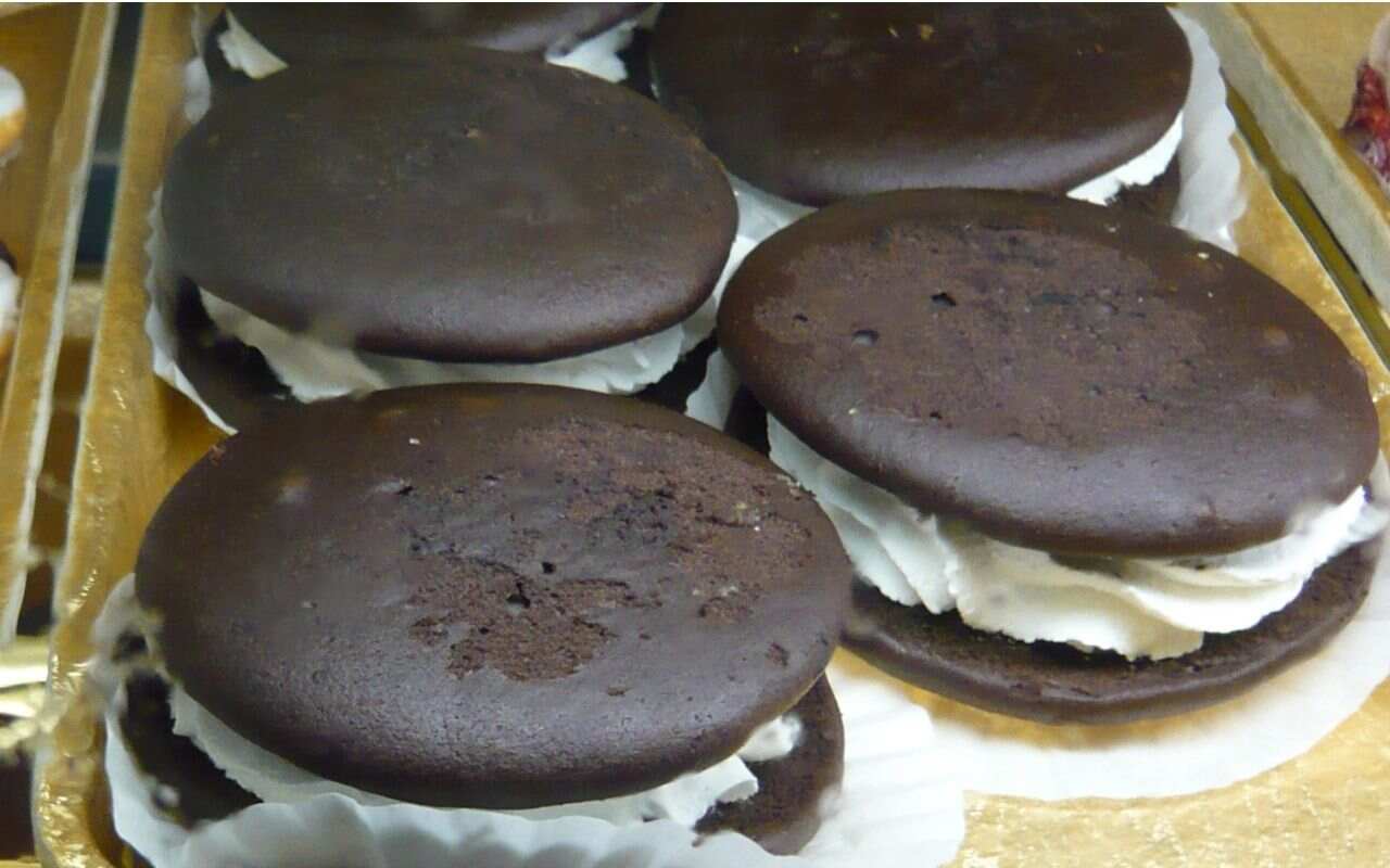 Fluffy Cream-Filled Whoopie Pies