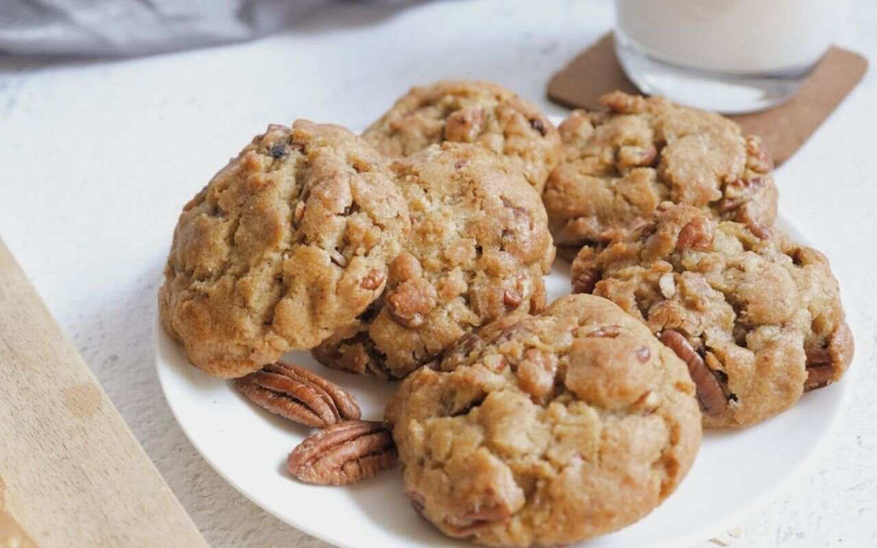 Crispy Paleo Spice Nut Crunch Cookies