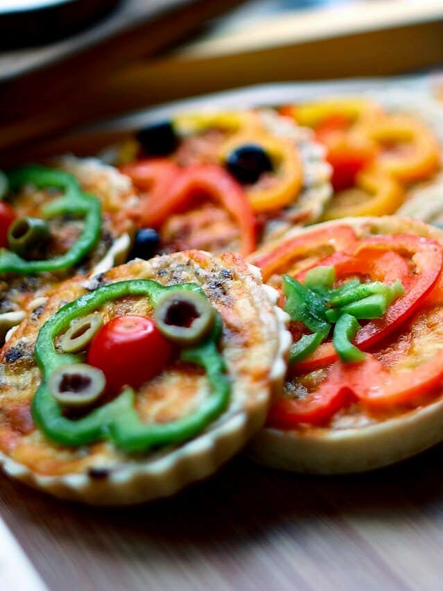 Mini Bagel Pizza Bites