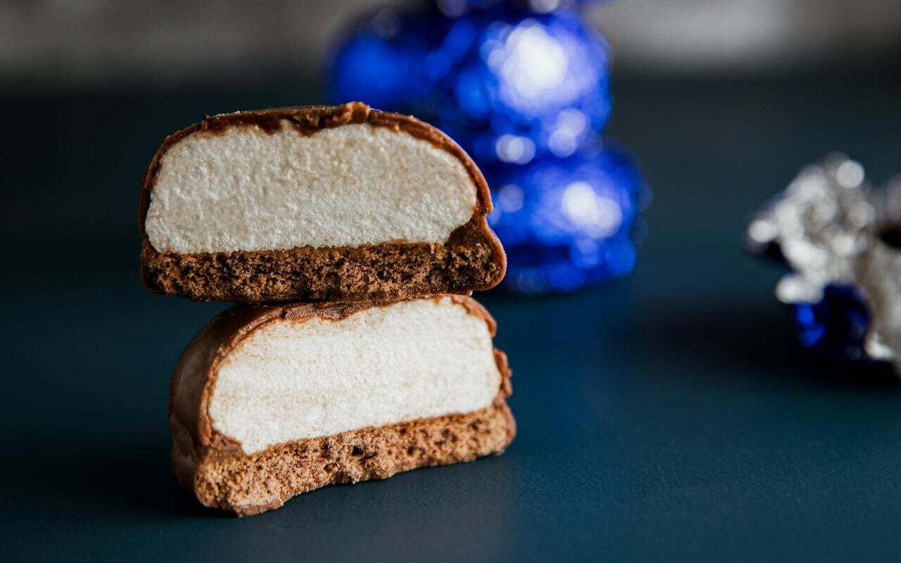 Sticky Marshmallow-Topped Cookies