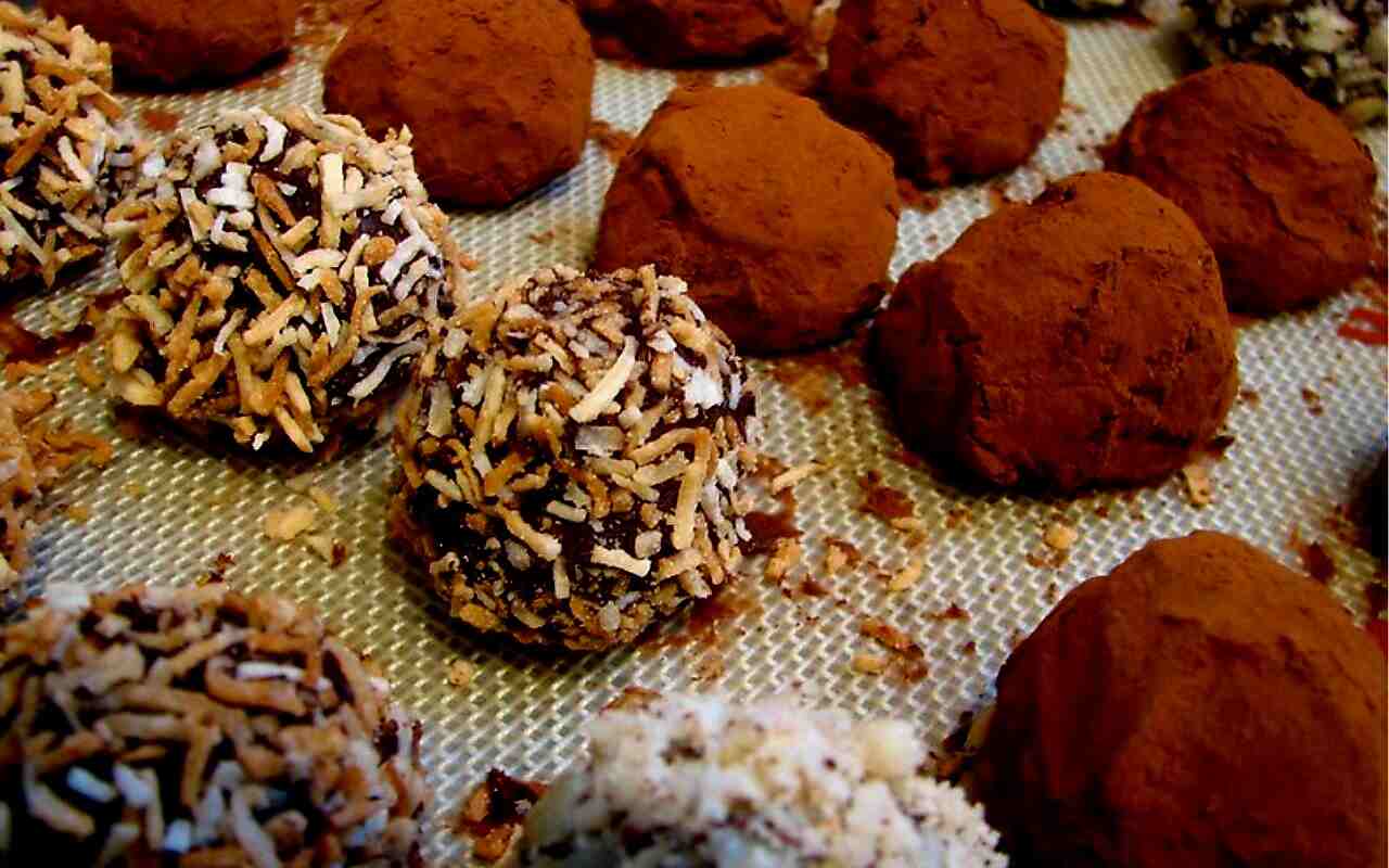 Chocolate Truffles At Home