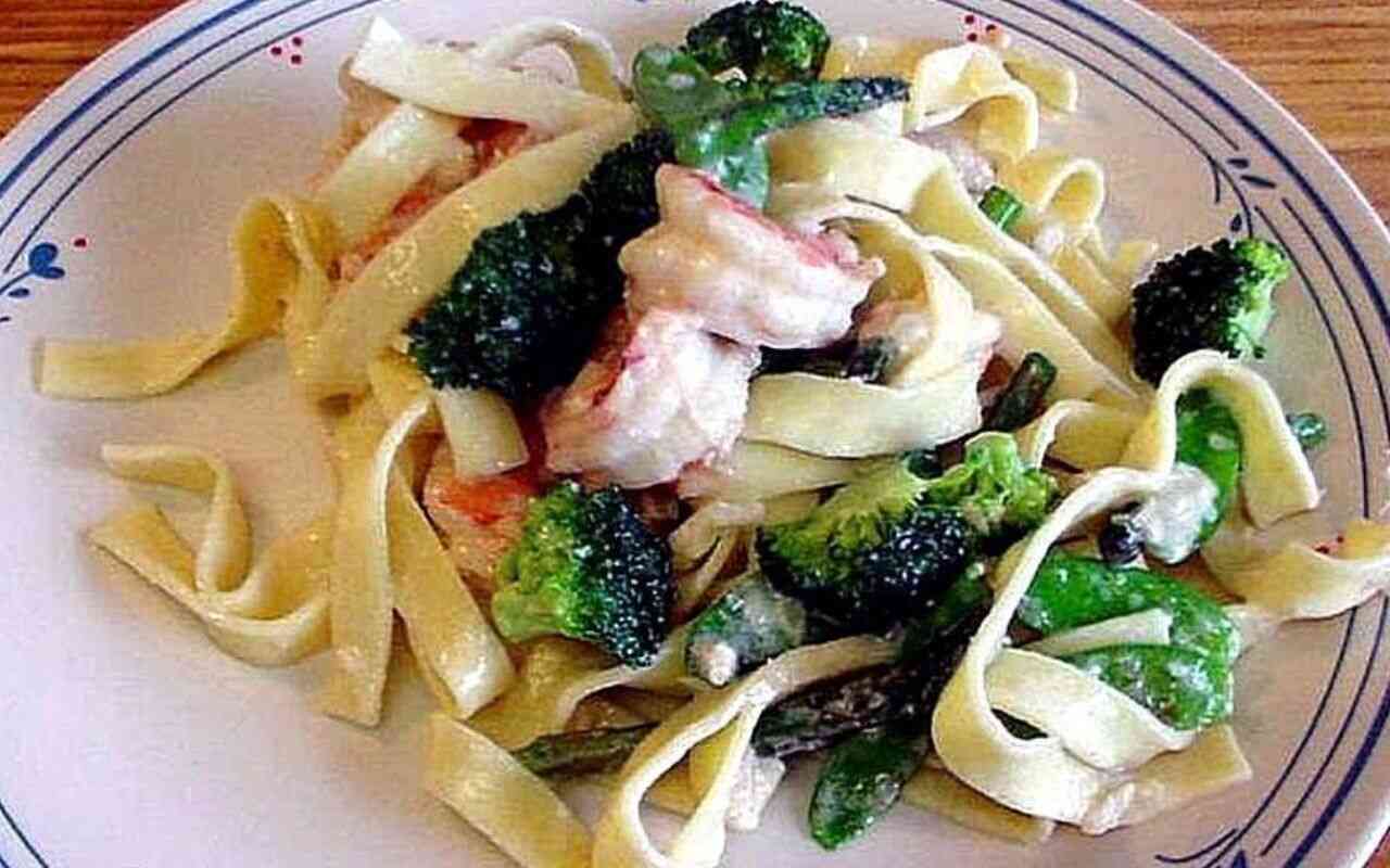 Homemade Garden Fresh Chicken Primavera Pasta