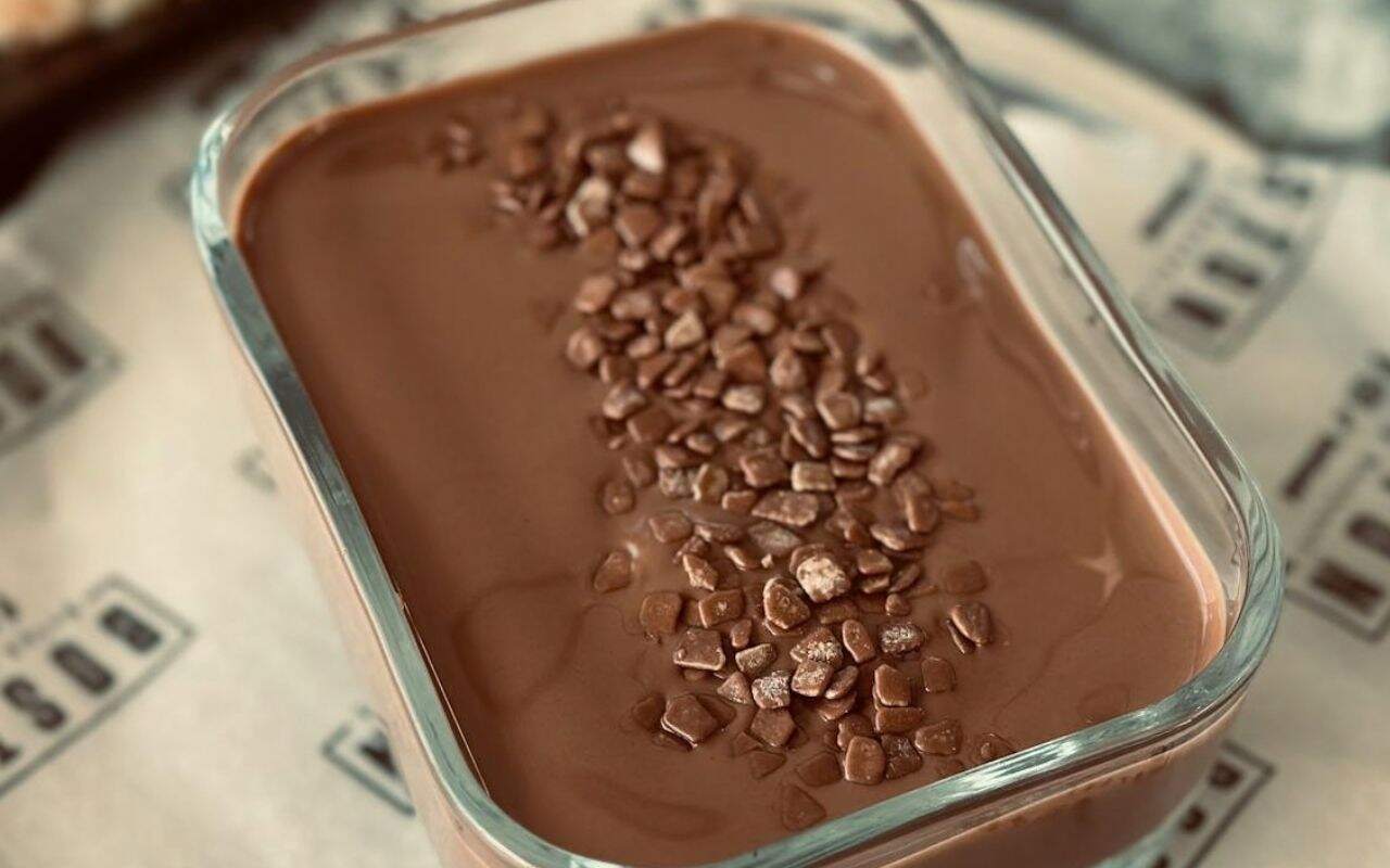 Velvety Homemade Chocolate Pudding Delight