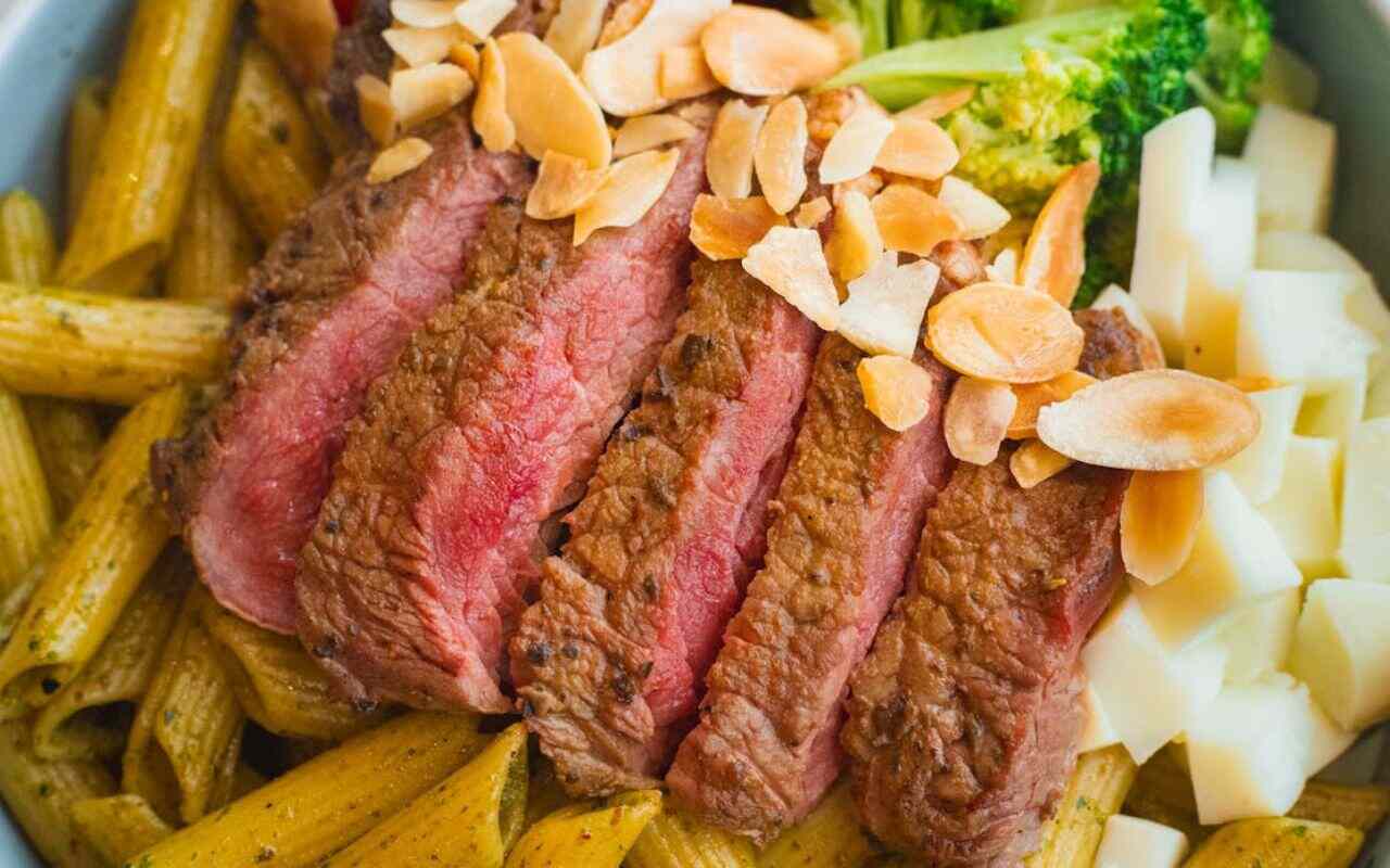 Zesty Garden Pesto Chicken Pasta Bowl