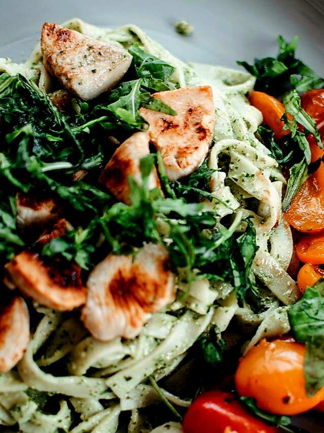 Zesty Garden Pesto Chicken Pasta Bowl
