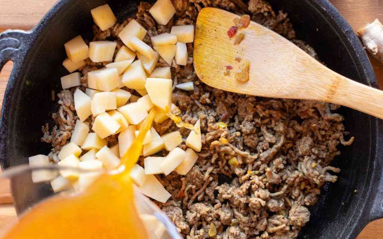 Ultimate Cheesy Ground Beef and Potato Skillet