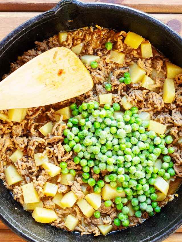 Ultimate Cheesy Ground Beef and Potato Skillet