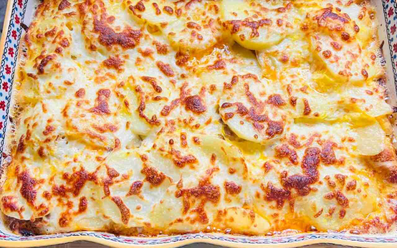 Velvety Crockpot Cheesy Potato Bliss
