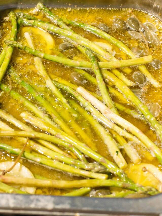 Crispy Parmesan Garlic Asparagus Spears