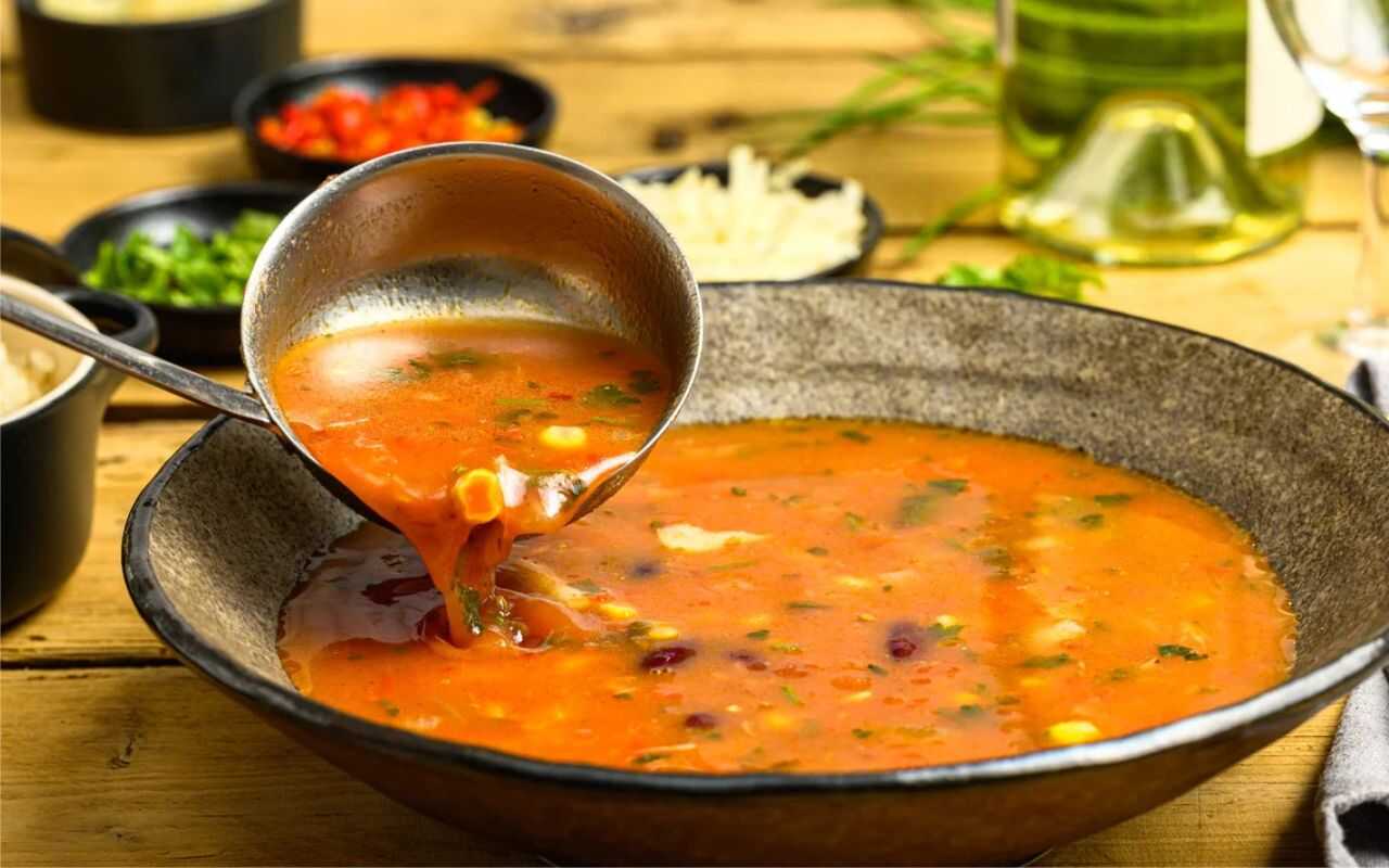 Hearty Southwest Chicken and Bean Soup