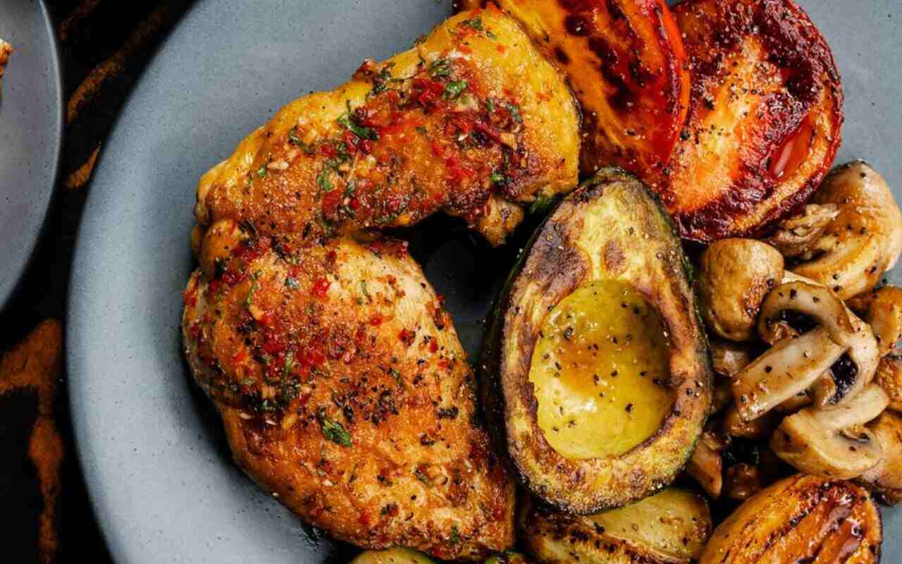 Creamy Garlic Mushroom Chicken Skillet