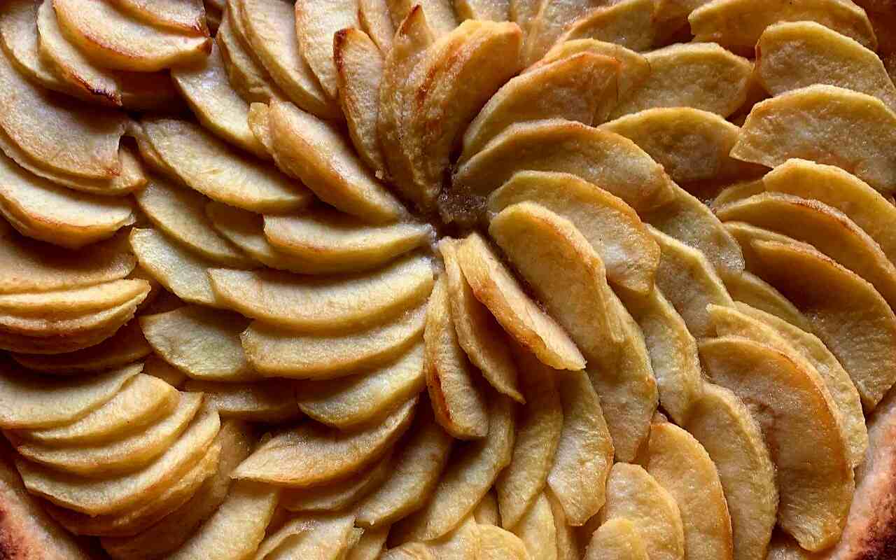 Salted Caramel Pear Tarts
