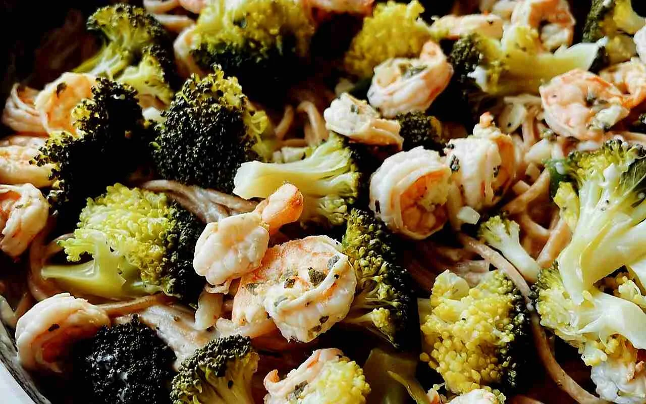 Garlic Glazed Shrimp and Broccoli Stir-Fry