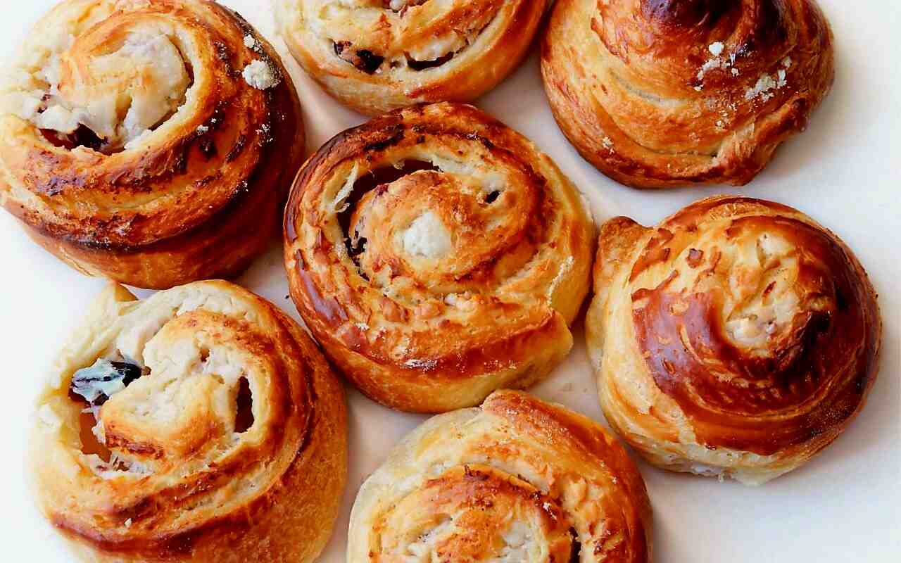 Puff Pastry Cinnamon Rolls
