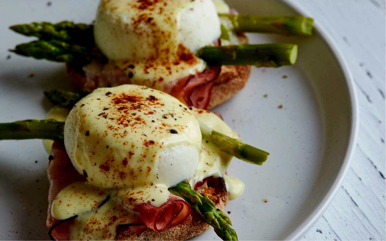 Roasted Asparagus with Prosciutto and Egg