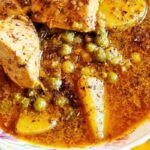 Chicken and Green Peas in Garlic Herb Sauce