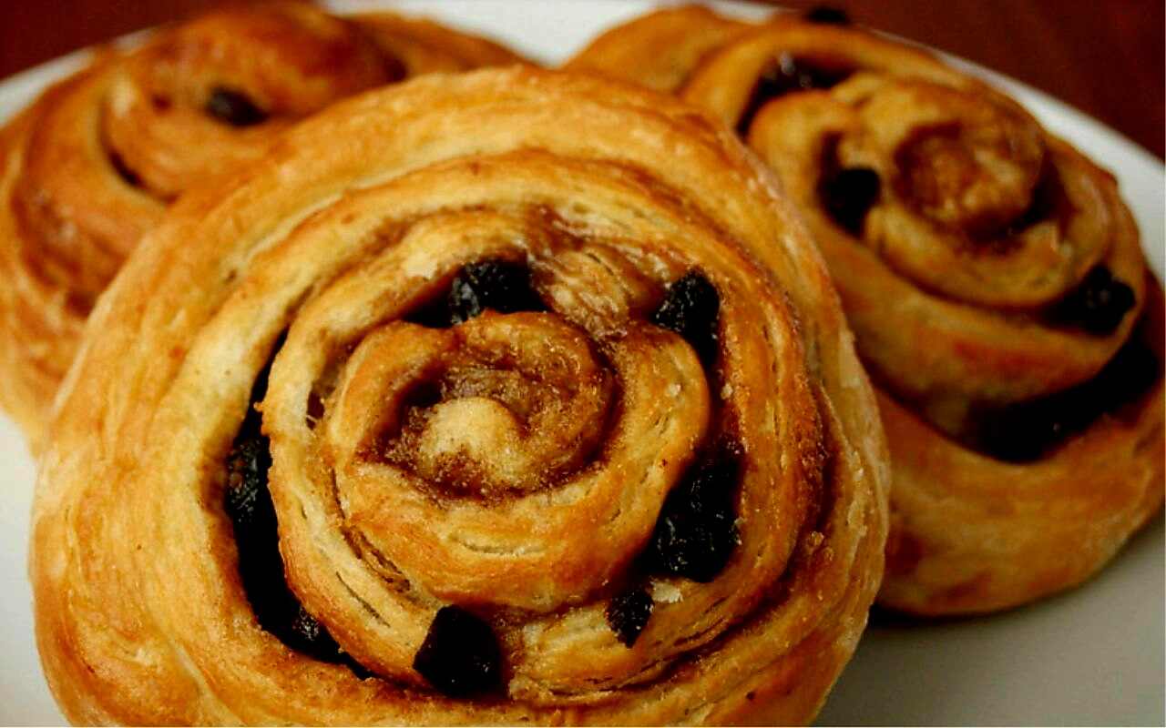 Soft and Fluffy Pumpkin Cinnamon Rolls